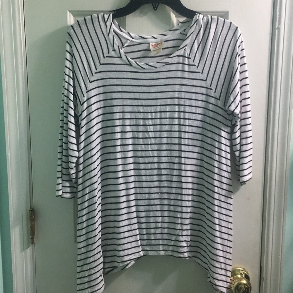 Black and white striped 3/4 sleeved top